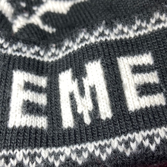 NORTH FACE X SUPREME Beanie - Picture 9 of 15